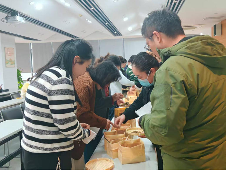 草本暖足 关怀入心 平安产险杭州机构携方回春堂打造员工健康服务新体验