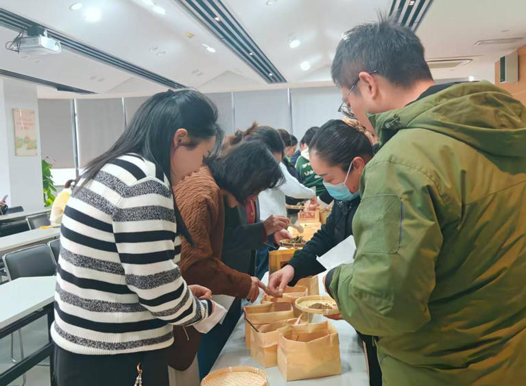 草本暖足 关怀入心 平安产险杭州机构携方回春堂打造员工健康服务新体验